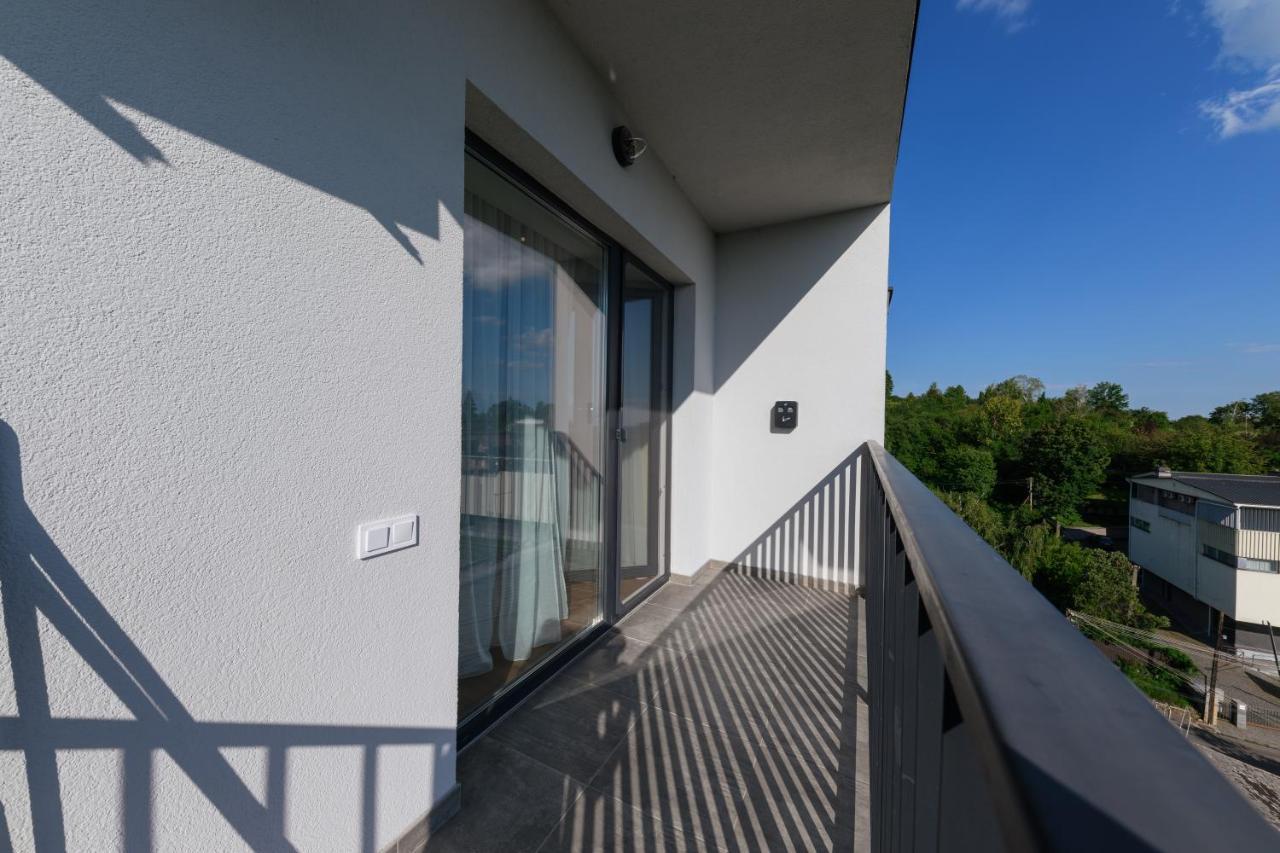 Мм Group Apartment Uzhhorod Ngoại thất bức ảnh