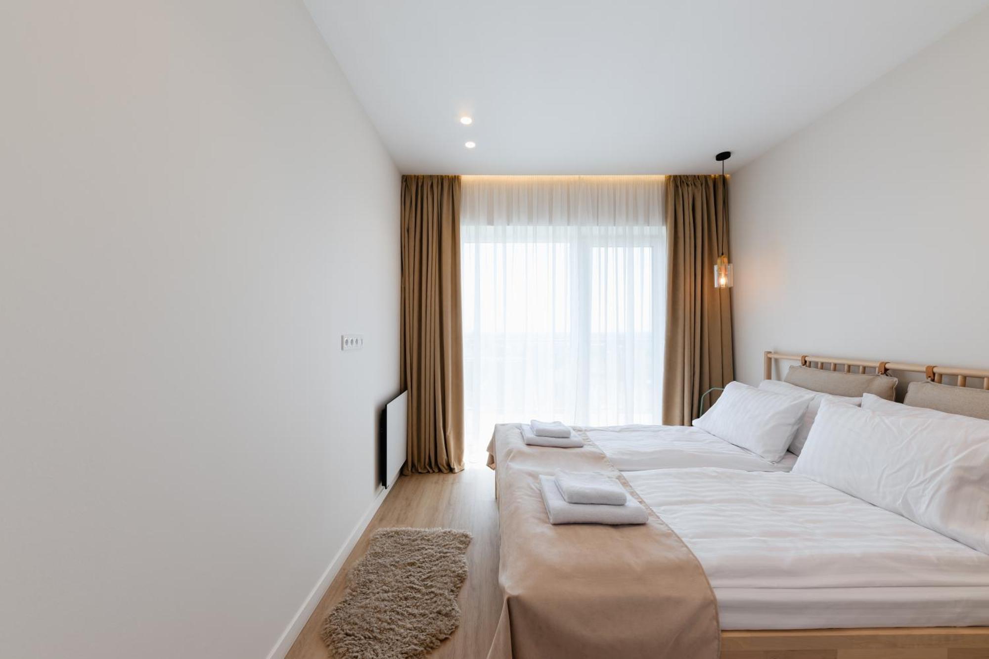 Мм Group Apartment Uzhhorod Ngoại thất bức ảnh