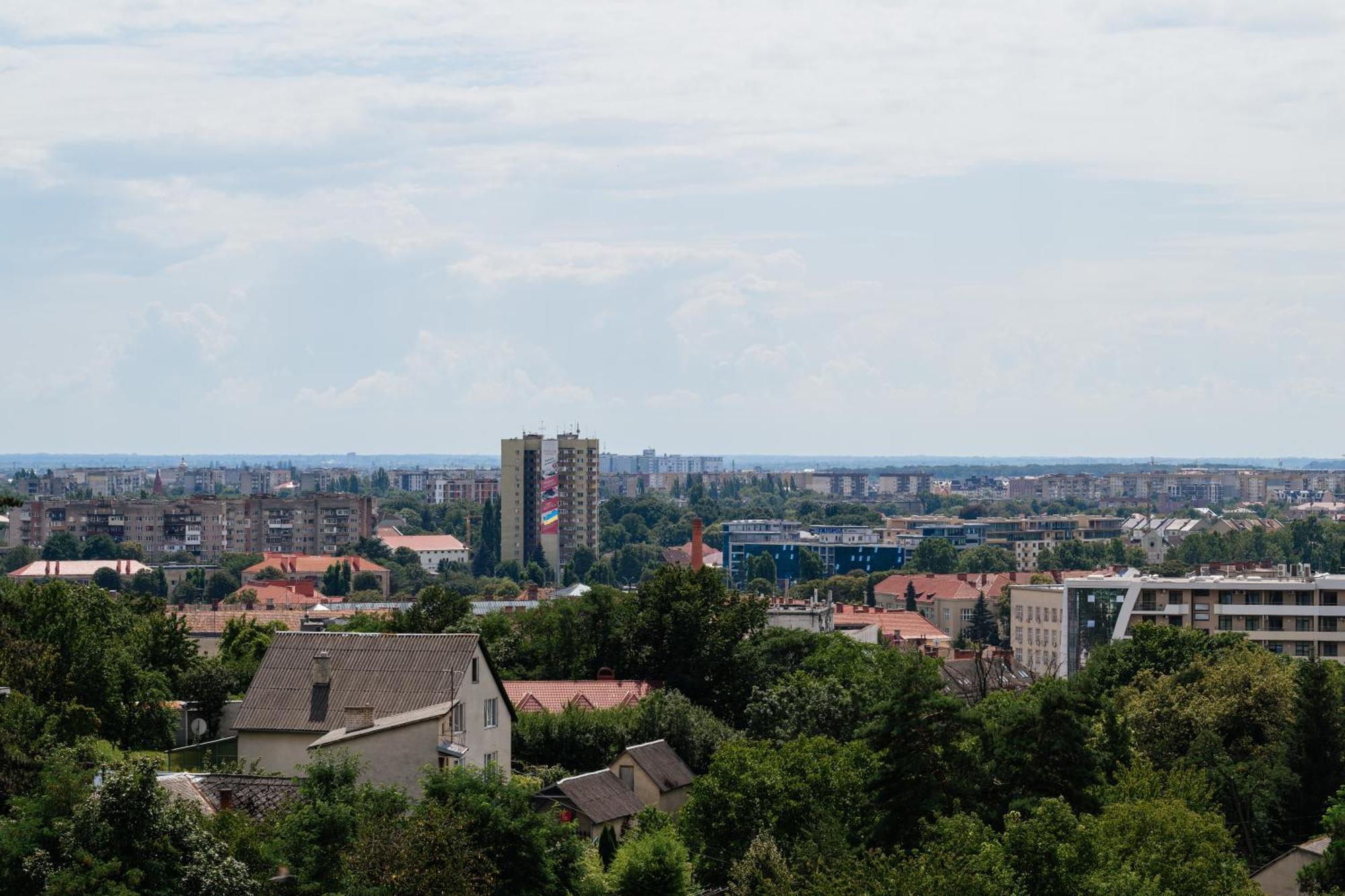 Мм Group Apartment Uzhhorod Ngoại thất bức ảnh