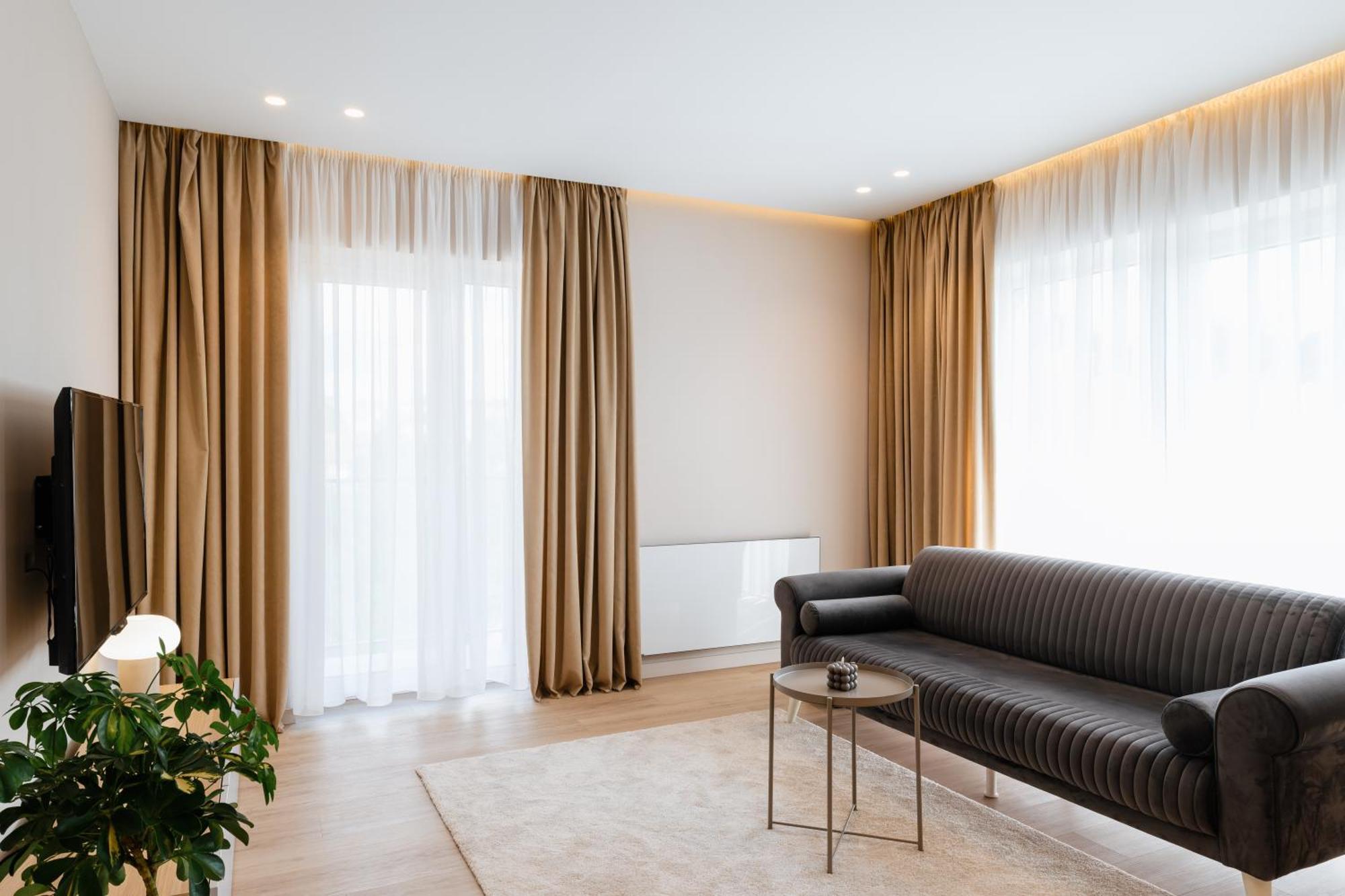 Мм Group Apartment Uzhhorod Ngoại thất bức ảnh