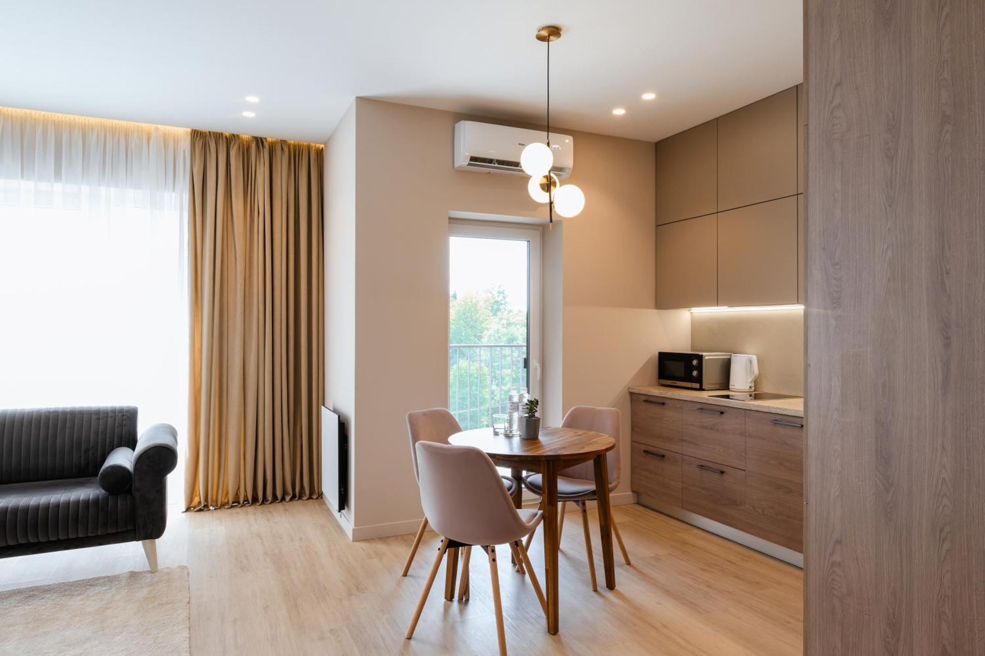 Мм Group Apartment Uzhhorod Ngoại thất bức ảnh