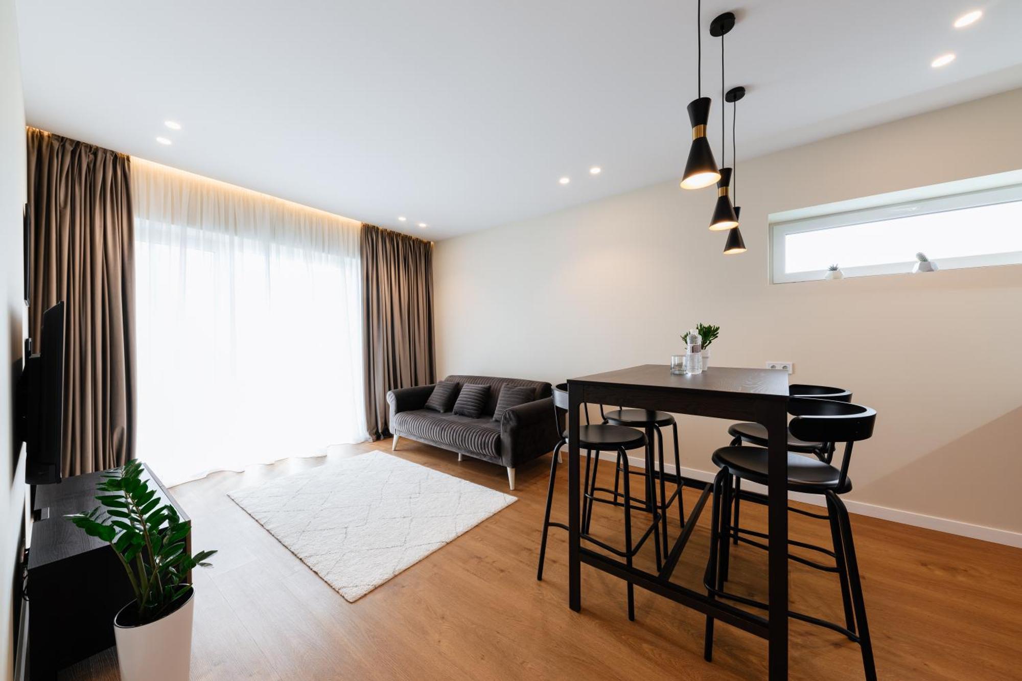 Мм Group Apartment Uzhhorod Ngoại thất bức ảnh