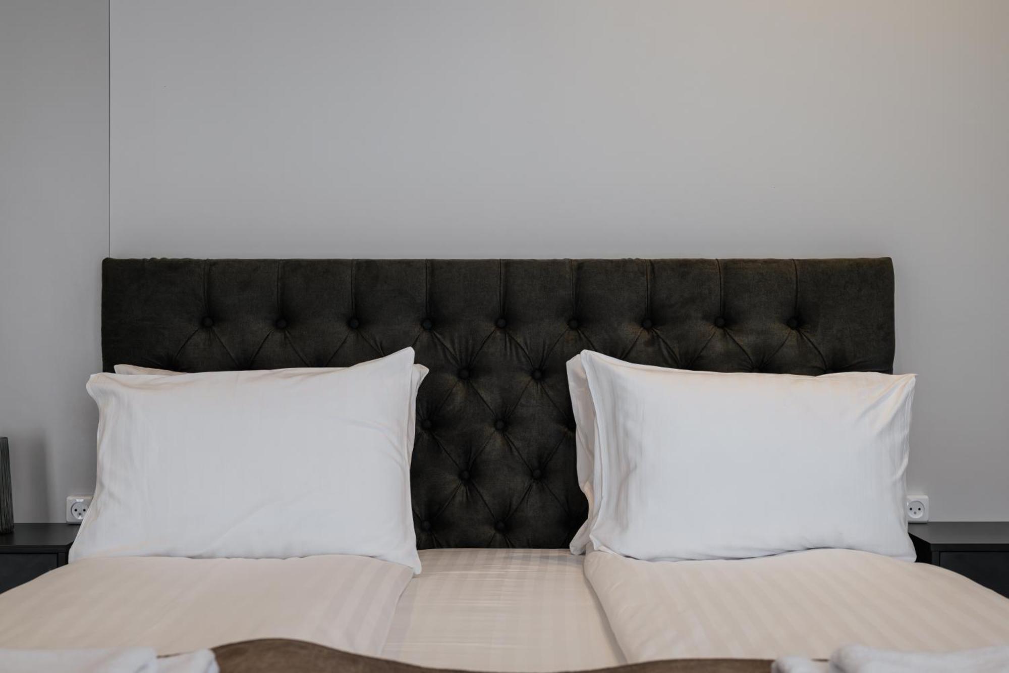Мм Group Apartment Uzhhorod Ngoại thất bức ảnh