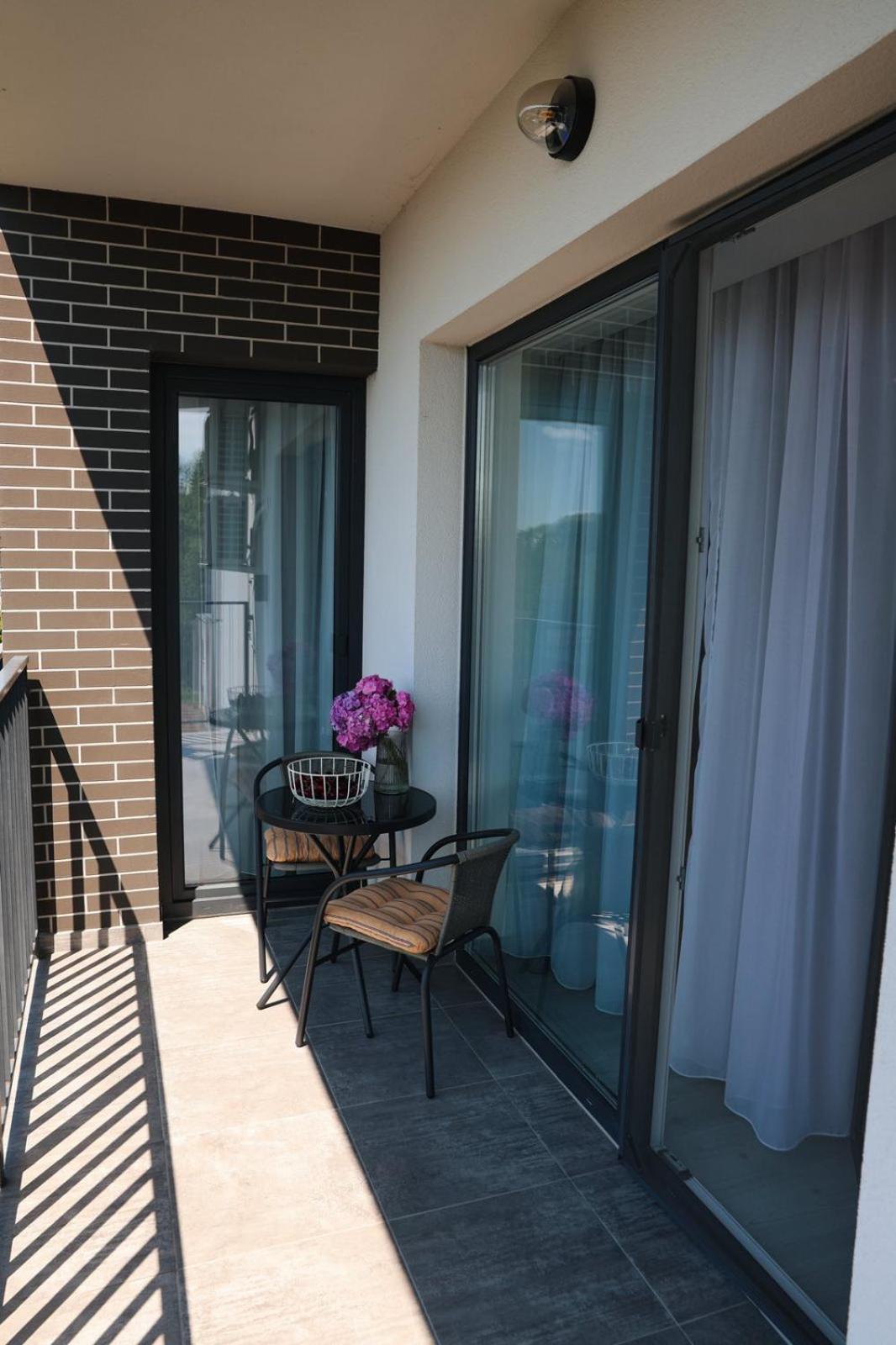 Мм Group Apartment Uzhhorod Ngoại thất bức ảnh